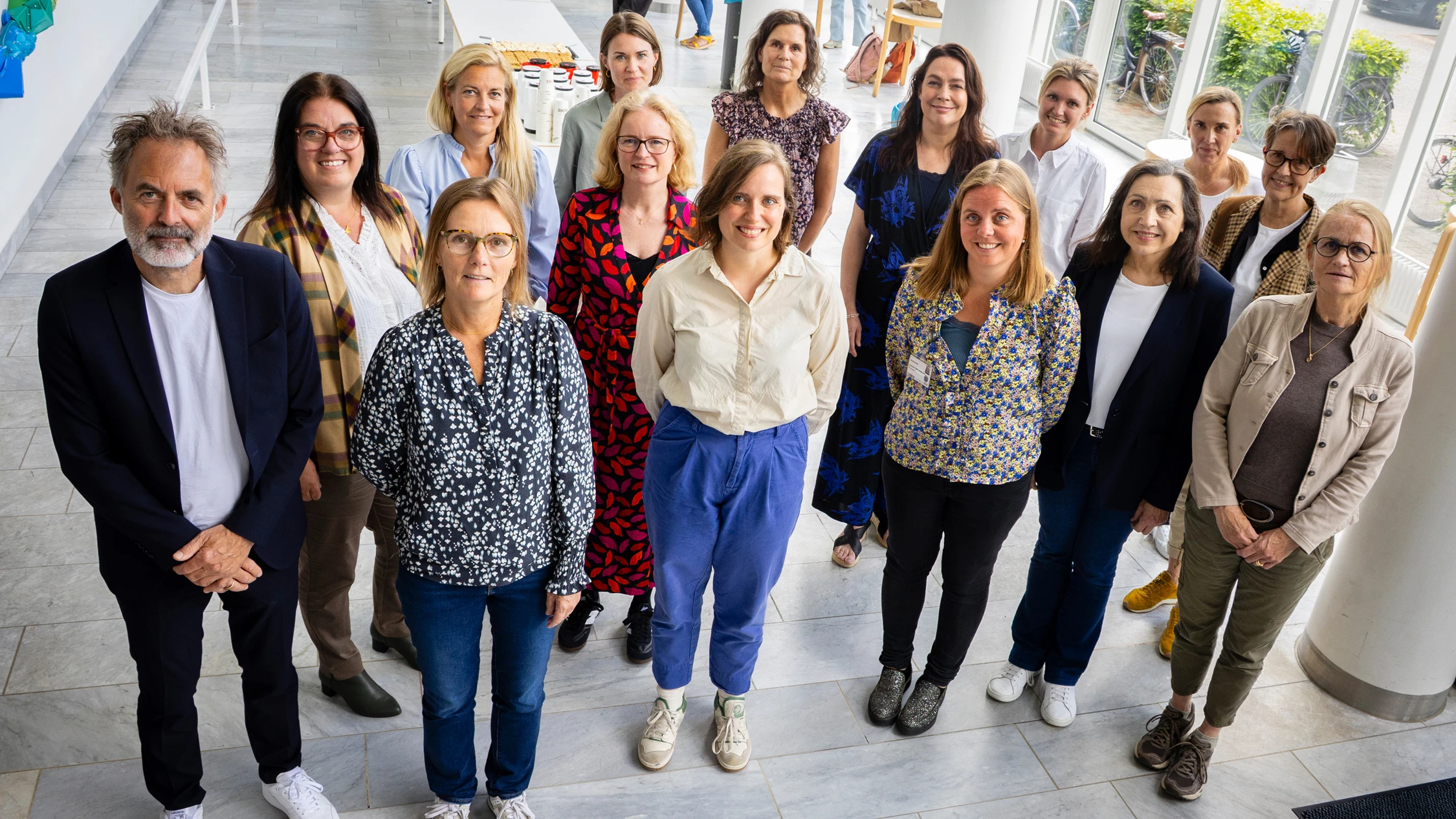 Gruppebillede af cirka 15 projektdeltagere.